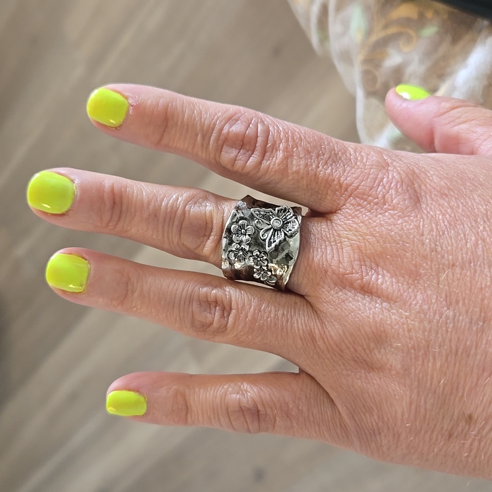 Butterfly & Flowers Ring